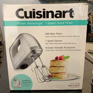 Cuisinart Power Advantage 7-Speed Hand Mixer with Storage arcade in Silver